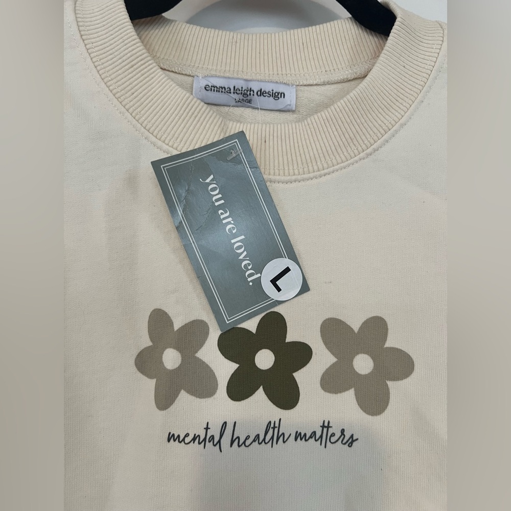 NWT-Emma Leigh Design Crop Sweatshirt - Picture 3 of 5